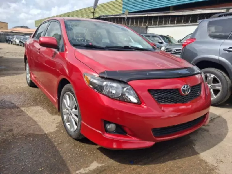 Toyota Corolla   - 2010
