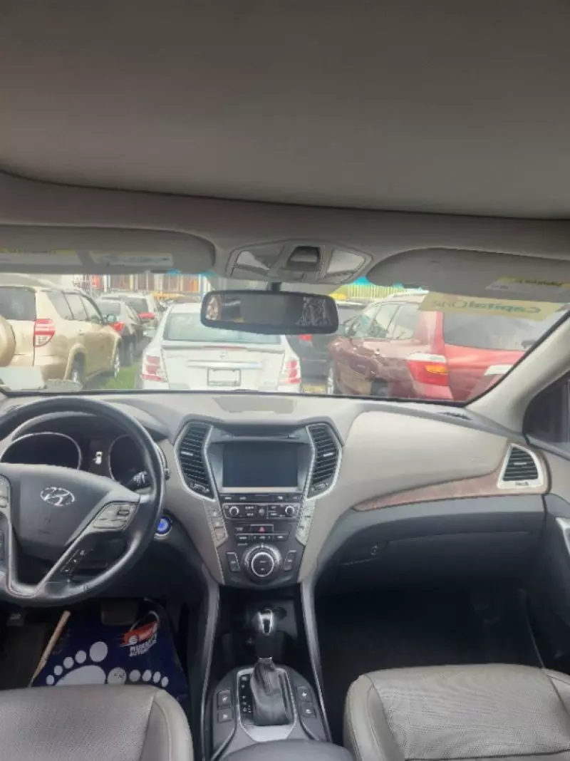 Hyundai Santa Fe   - 2017