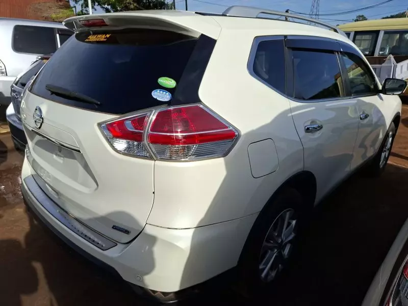 Nissan X-Trail   - 2016