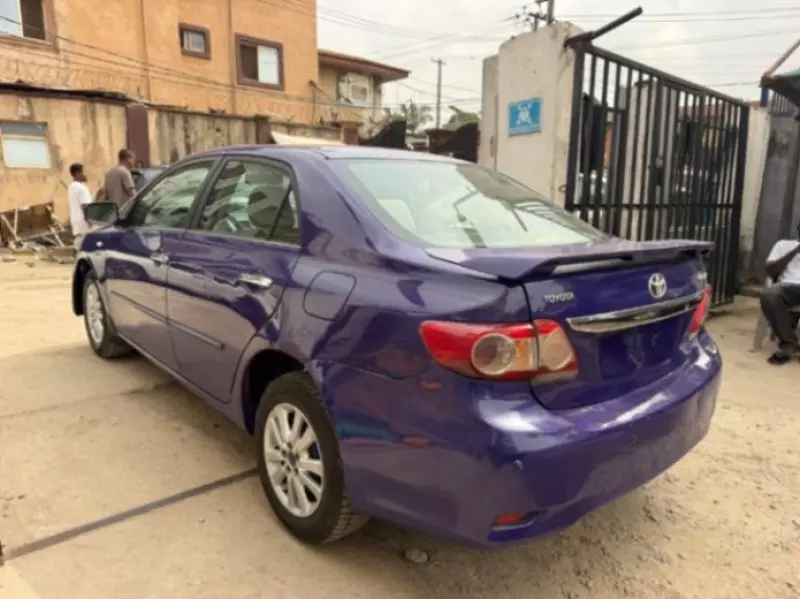Toyota Corolla   - 2011