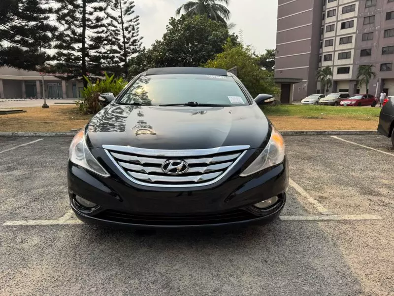 Hyundai Sonata   - 2013
