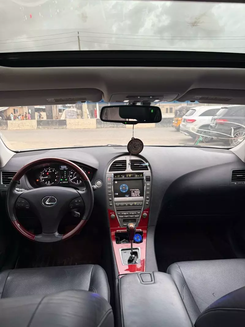 Lexus ES   - 2009