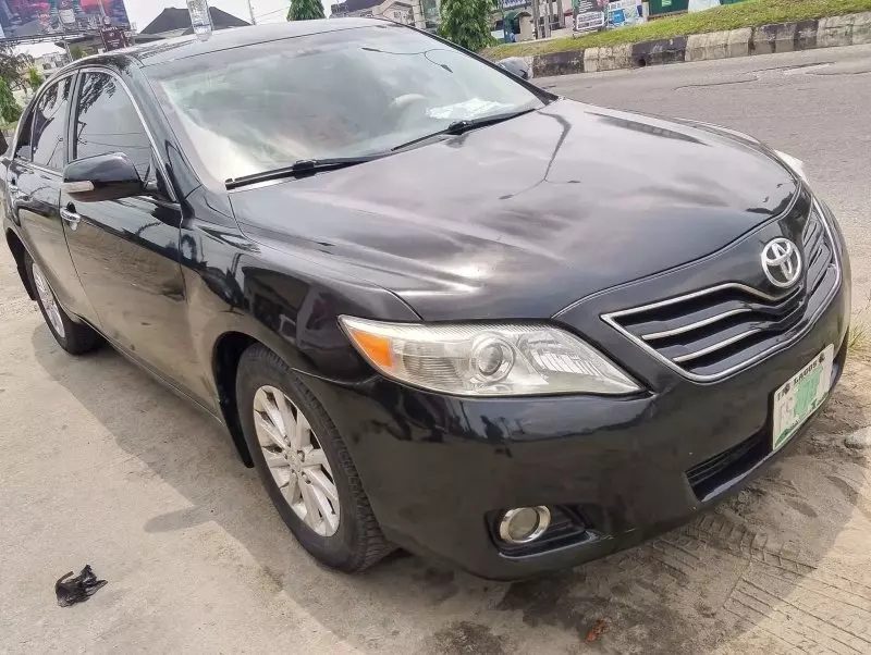 Toyota Camry   - 2010