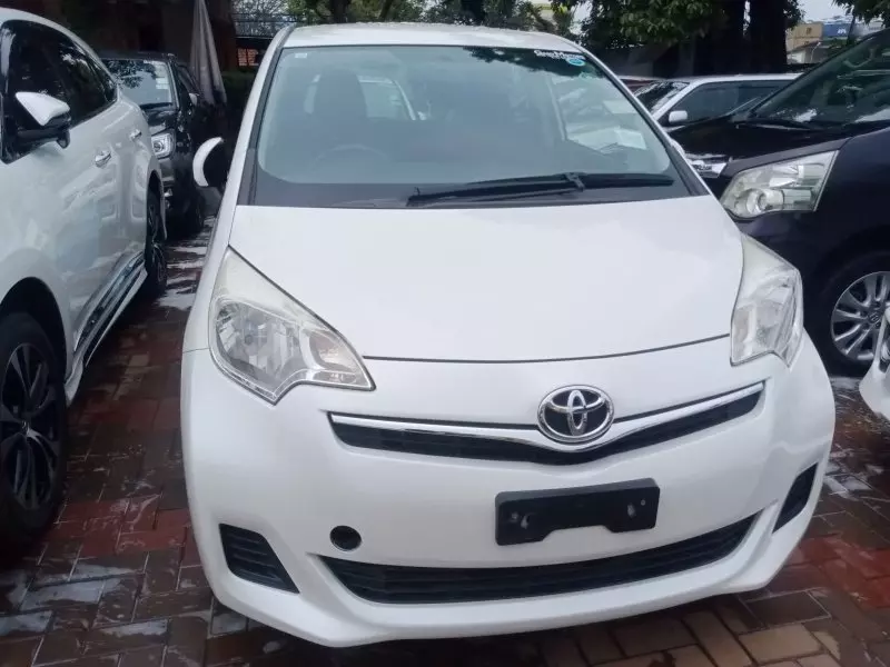 Toyota Ractis   - 2013