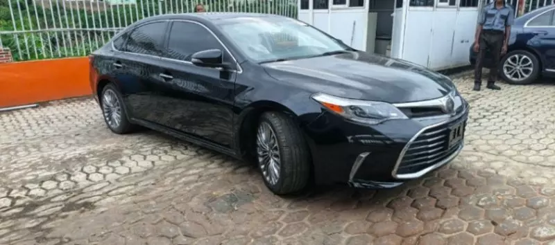 Toyota Avalon   - 2016