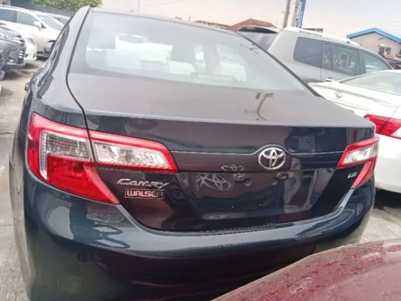 Toyota Camry - 2012