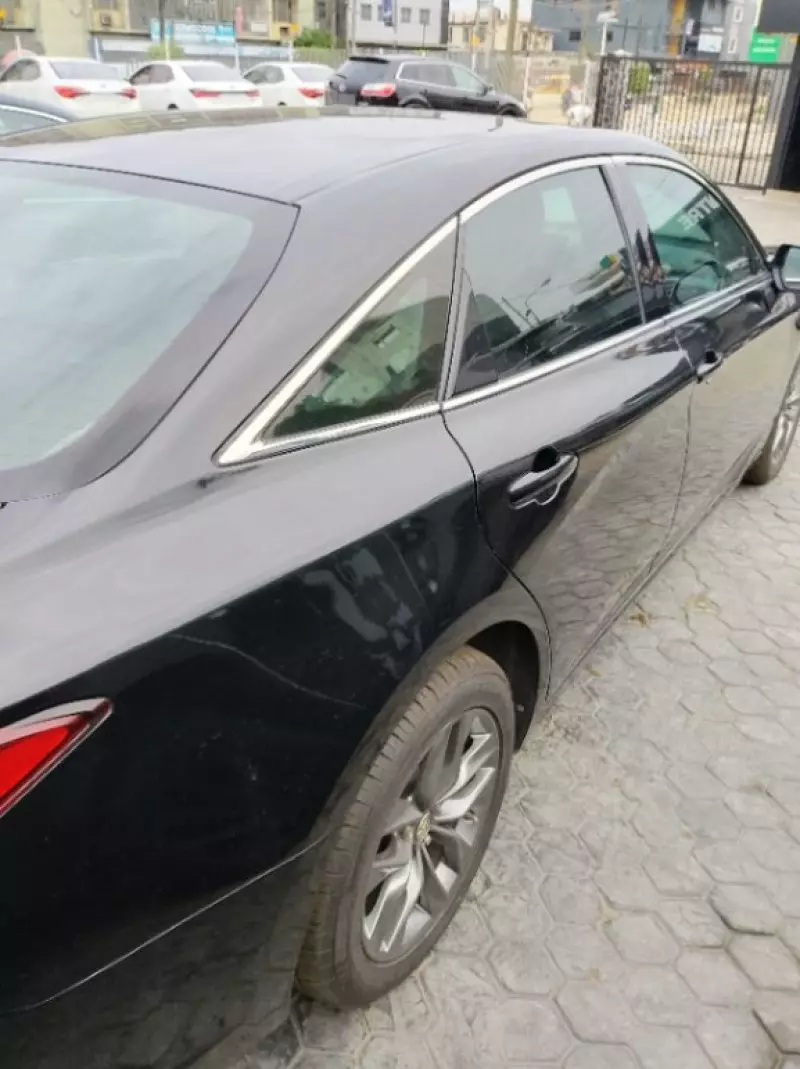 Toyota Camry   - 2019