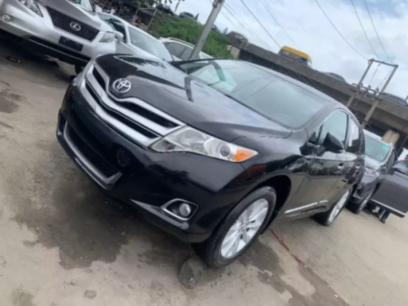 Toyota Venza   - 2013