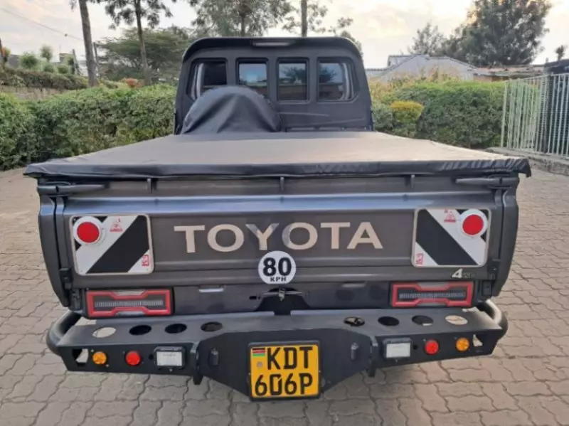 Toyota Landcruiser   - 2013