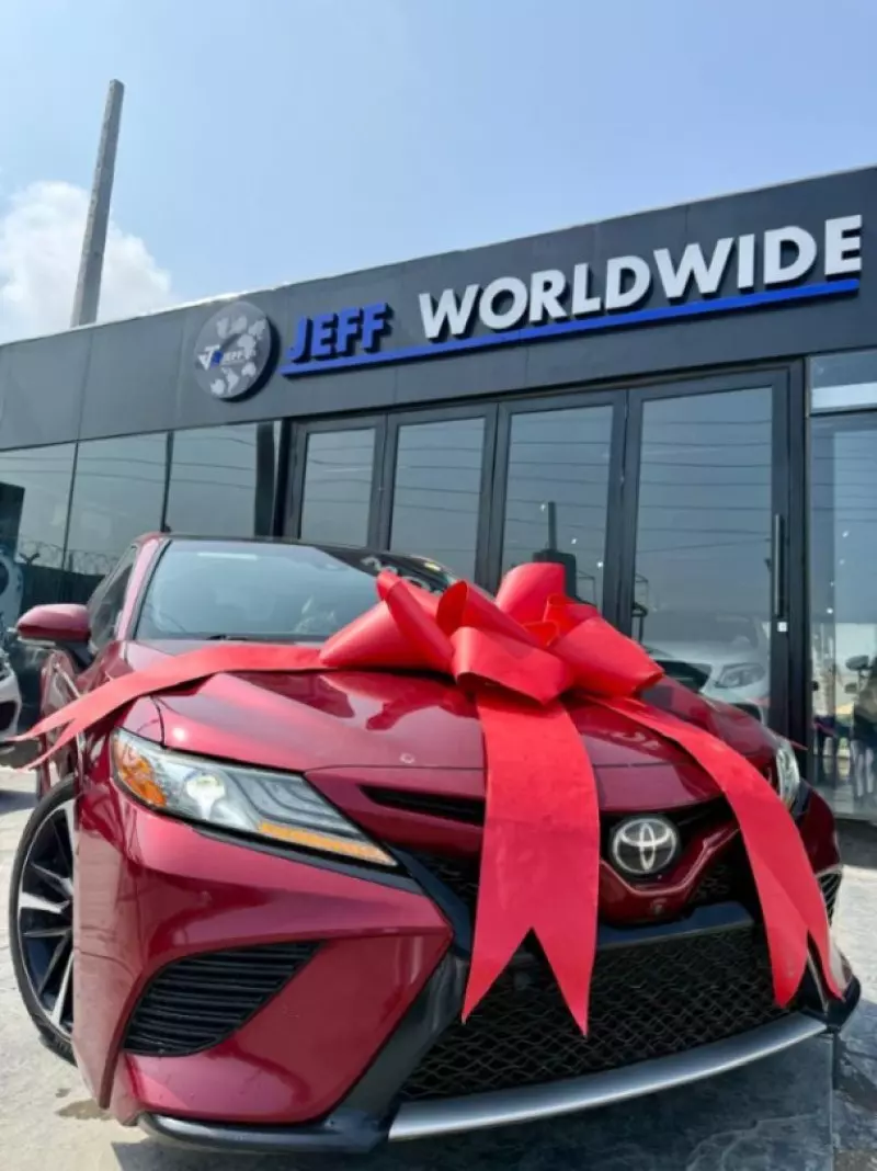 Toyota Camry   - 2018