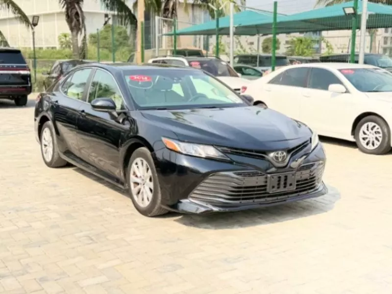 Toyota Camry - 2018