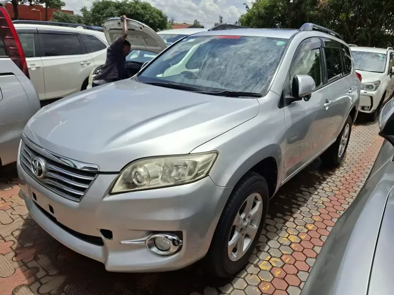 Toyota Vanguard    - 2011