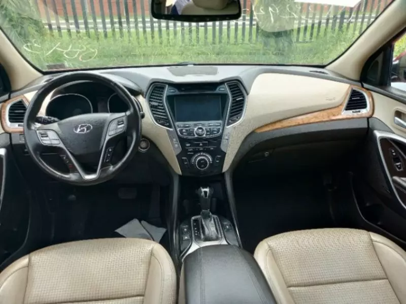 Hyundai Santa Fe   - 2015
