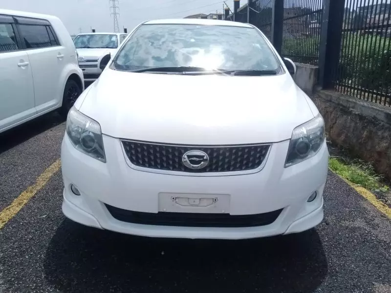 Toyota Fielder    - 2012