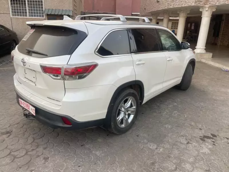 Toyota Highlander   - 2015