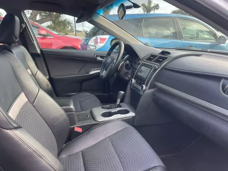 Toyota Camry   - 2014