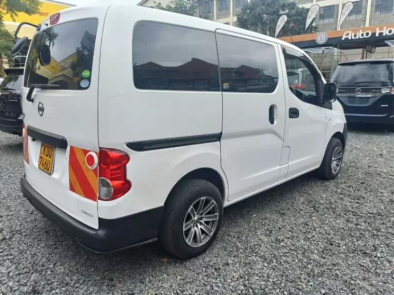 Nissan NV200   - 2017