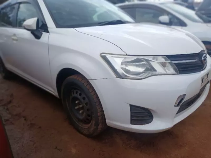 Toyota Fielder    - 2012