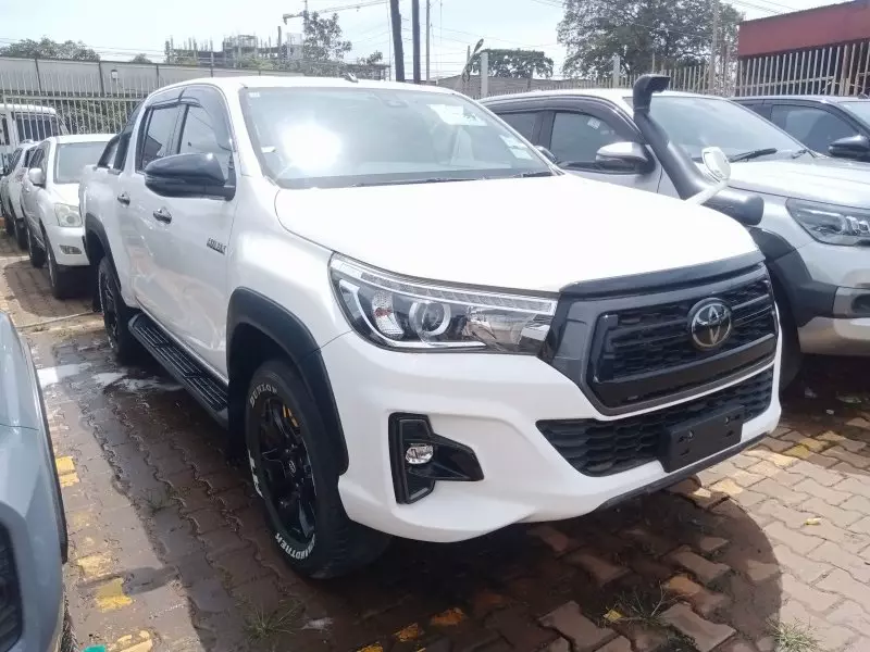 Toyota Hilux   - 2018