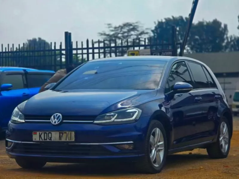 Volkswagen Golf   - 2018