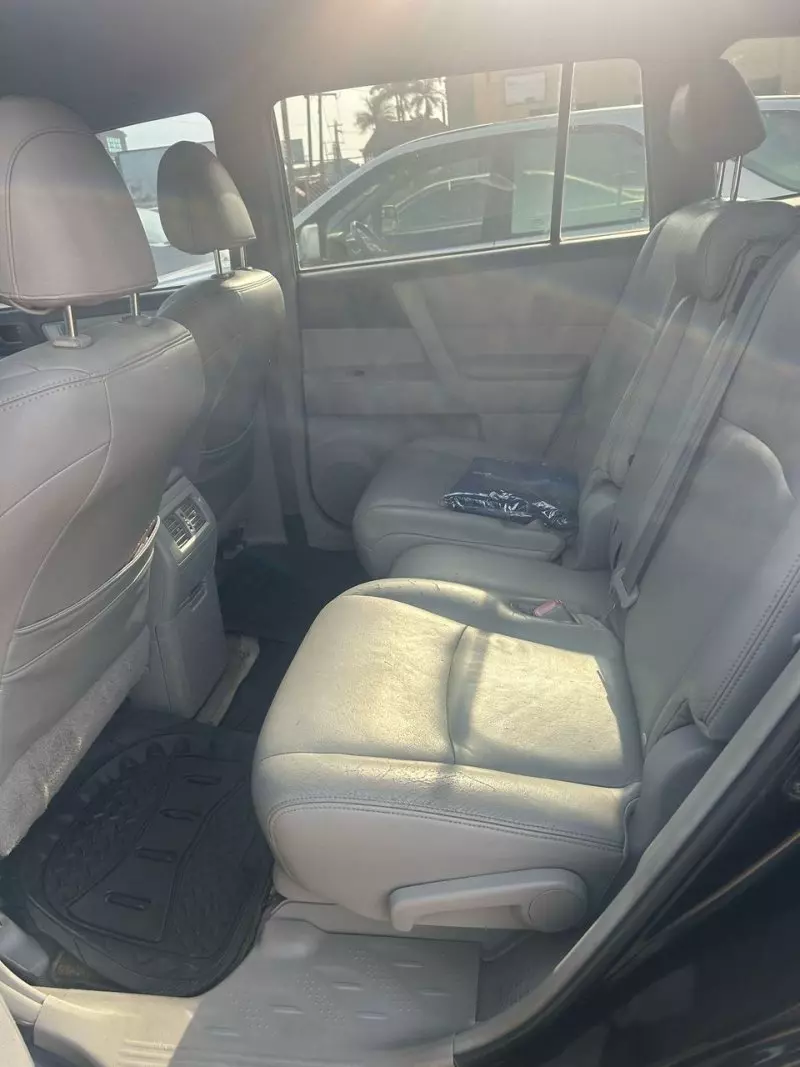 Toyota Highlander   - 2010