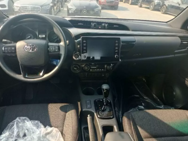 Toyota Hilux   - 2025