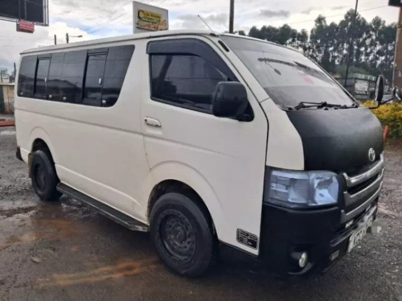 Toyota Hiace   - 2013