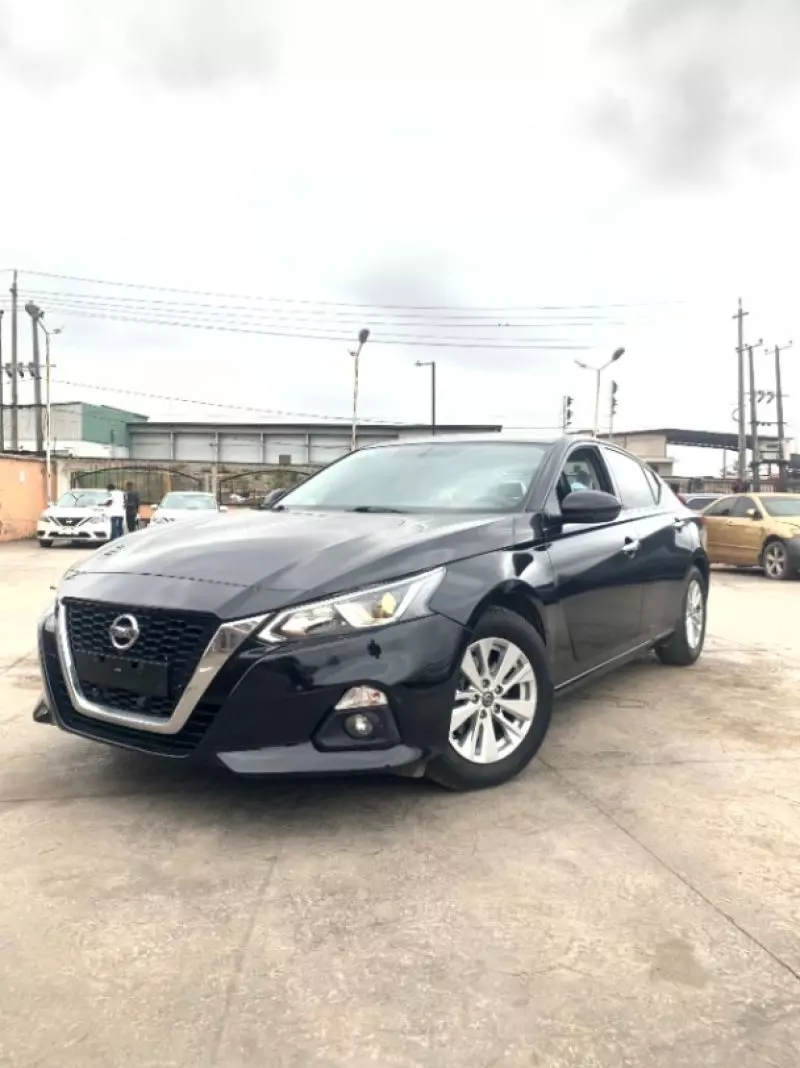Nissan Altima   - 2022