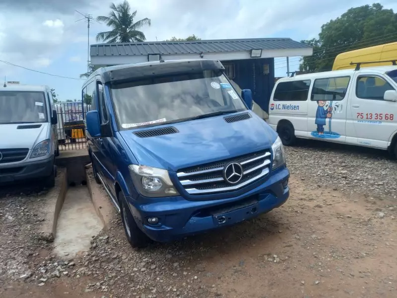 Mercedes-Benz Sprinter   - 2012