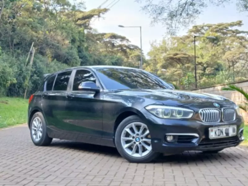 BMW 118i   - 2016