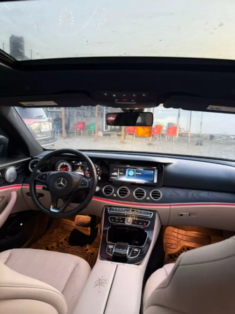 Mercedes-Benz E 300   - 2017