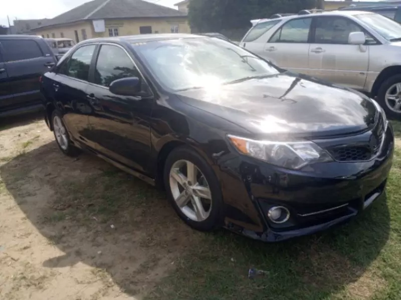 Toyota Camry   - 2014