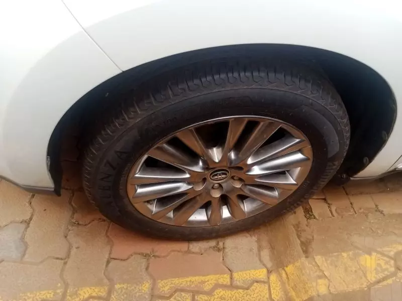 Toyota Harrier   - 2015