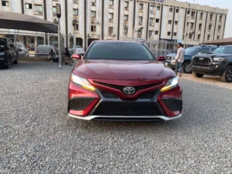 Toyota Camry   - 2018