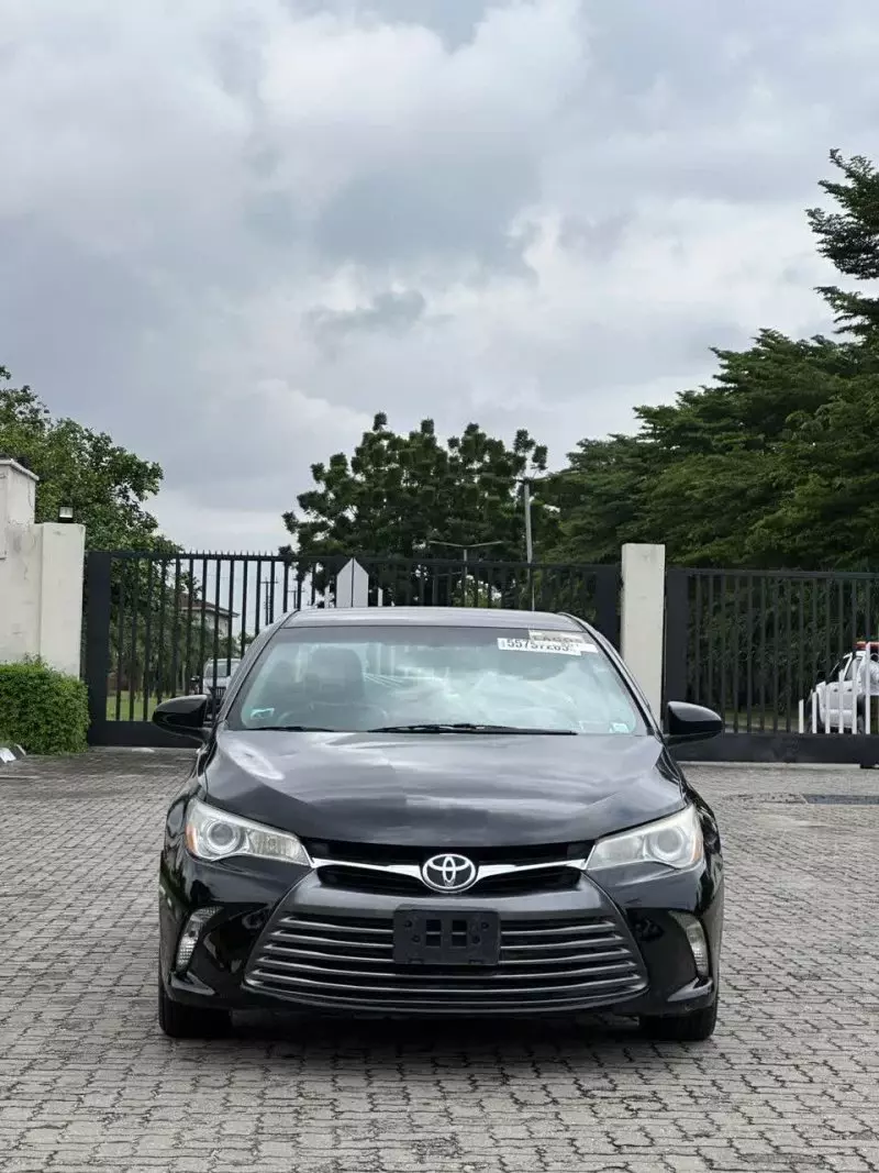 Toyota Camry   - 2016