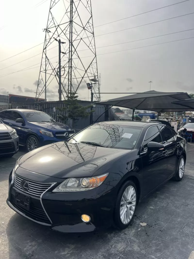 Lexus ES   - 2013