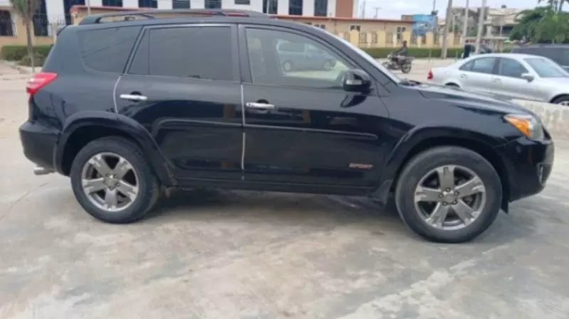 Toyota RAV4   - 2012