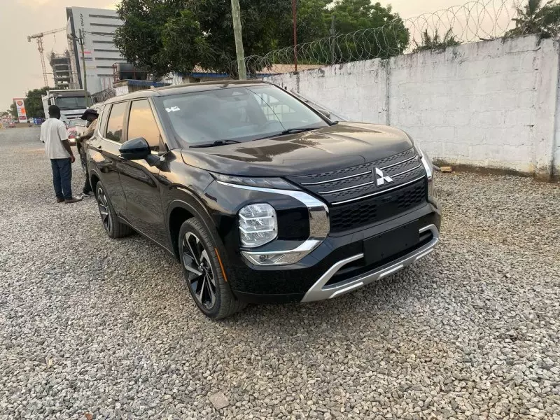Mitsubishi OUTLANDER   - 2022