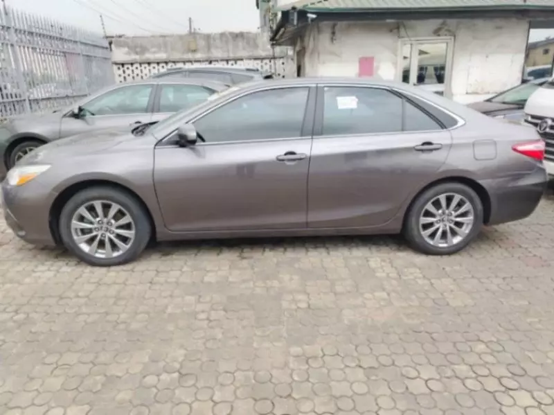 Toyota Camry   - 2016