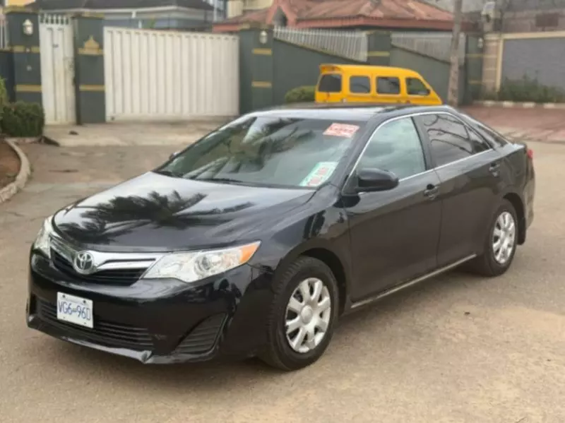 Toyota Camry   - 2012