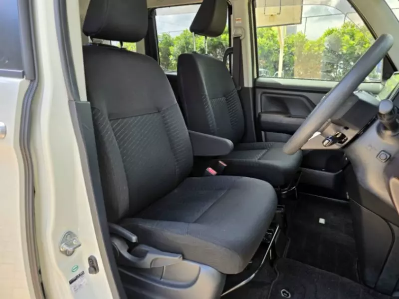 Toyota Roomy   - 2018
