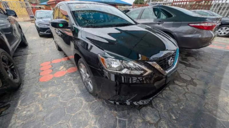Nissan Sentra   - 2016