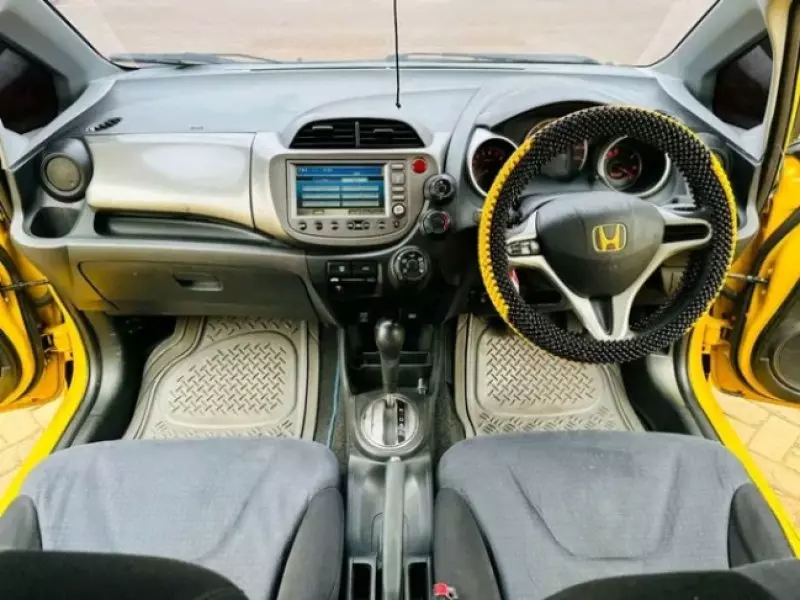 Honda Fit   - 2010