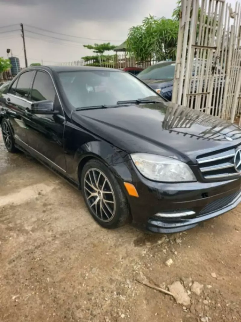 Mercedes-Benz C 300   - 2011