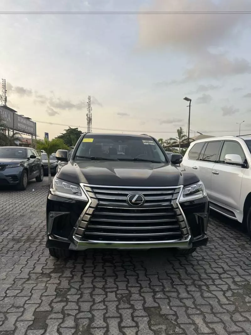 Lexus LX 570   - 2019