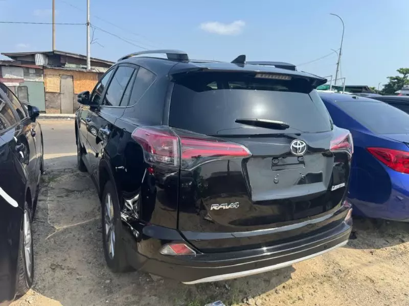 Toyota RAV 4   - 2016