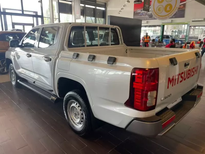 Mitsubishi L200   - 2025