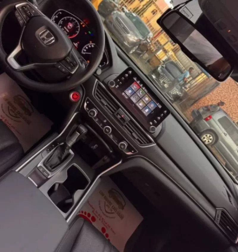 Honda Accord   - 2020