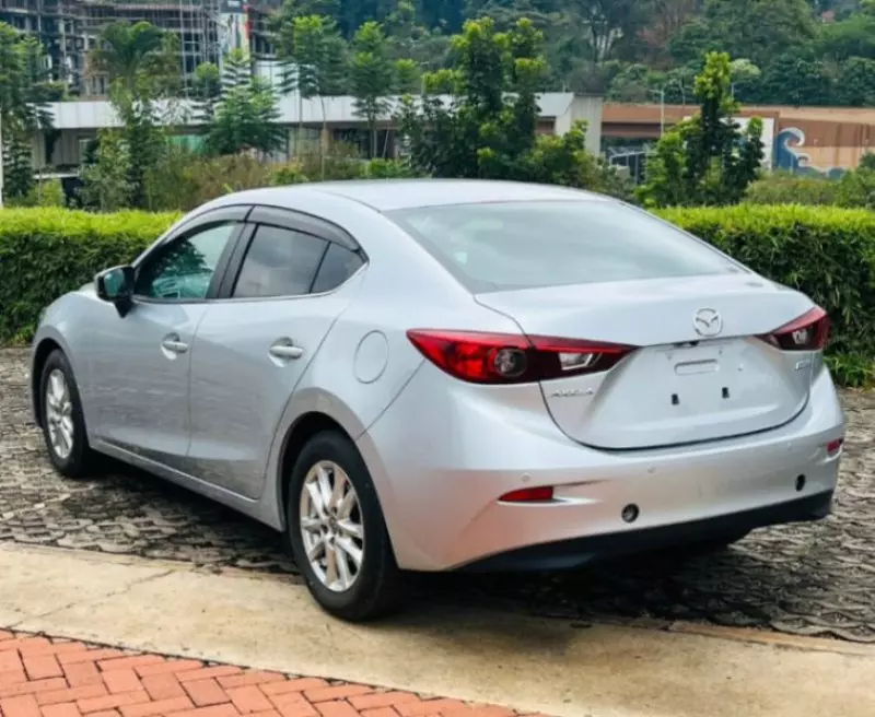 Mazda Axela    - 2018