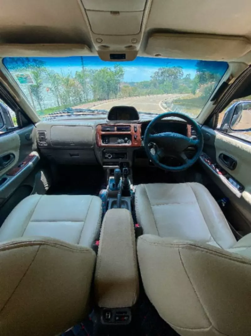 Mitsubishi Pajero Sport   - 1997